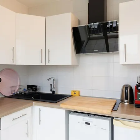 Bleu Croisette Yourhosthelper *