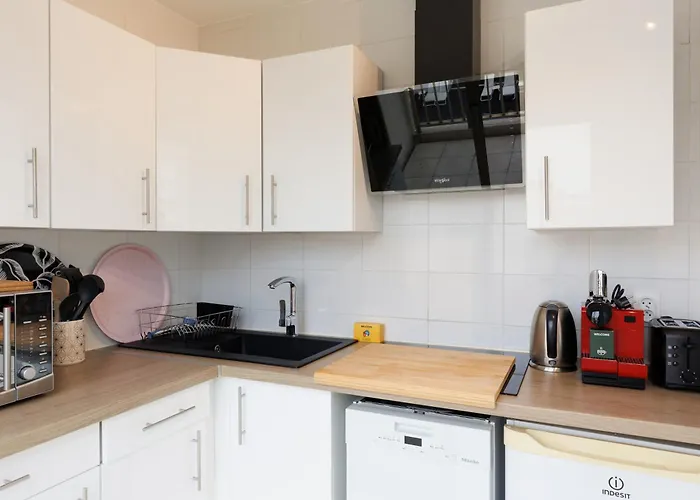 Bleu Croisette Yourhosthelper *