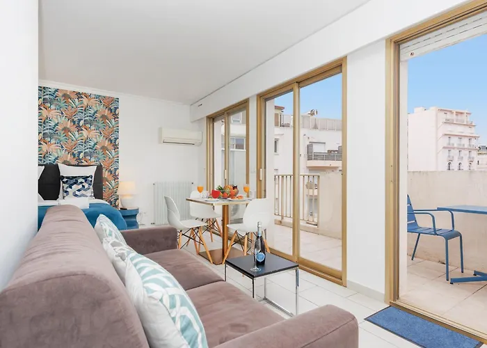 Bleu Croisette Yourhosthelper