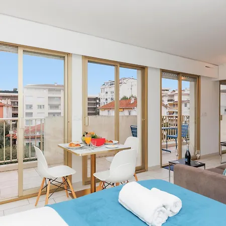Bleu Croisette Yourhosthelper Cannes